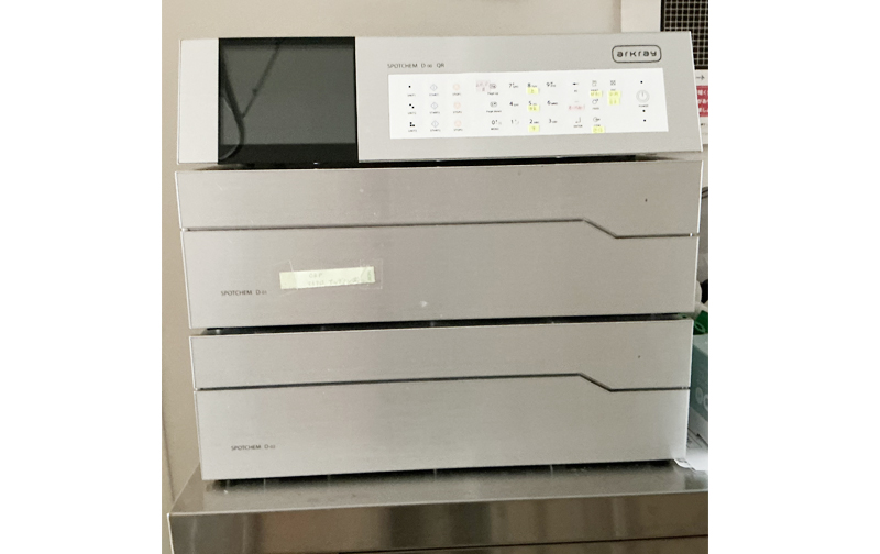 生化学血液検査装置|いわせ内科クリニック